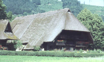 Eines von mehreren Schwarzwaldhusern im Freilichtmuseum Vogtsbauernhof bei Gutach im Schwarzwald