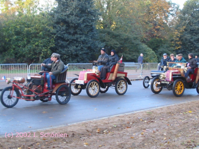 u.a. ein Albl mit 4 PS und ein Renault mit ca. 6 PS. Beide aus dem Jahr 1902