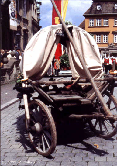 Der Wagen steht bereit zur Fahrt zum Grasbdele.